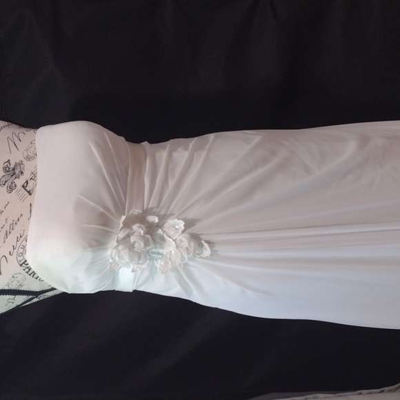 Wedding Dress - Picture 2 of 14